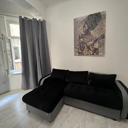 BW Lux Studio Belgrade Luaran gambar